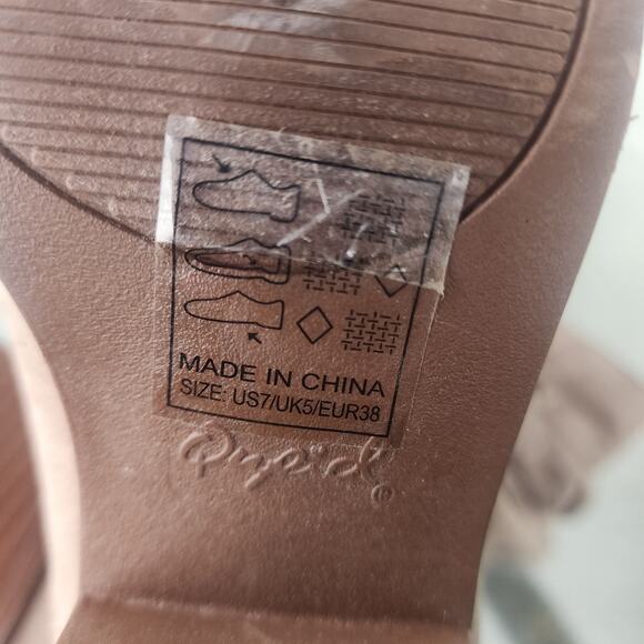 Qupid Womens GUC Sz 7 Slim Suede Like Knee High Boots in Tan with a Wedge - Picture 9 of 10